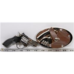 BELT BUCKLE WITH BUILT IN LIGHTER