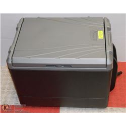COLEMAN THERMAL ELECTRIC COOLER 40 QUART COMES