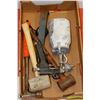 Image 1 : FLAT OF AUTOBODY / PAINTING TOOLS, INCLUDES HAMMER