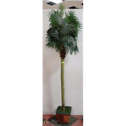 8' PALM TREE WITH WICKER BASKET