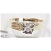 Image 1 : 10K YELLOW GOLD DIAMOND ILLUSION STYLE RING