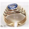 Image 2 : 10K YELLOW GOLD SAPPHIRE SOLITAIRE RING