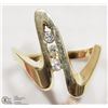 Image 1 : 10K YELLOW GOLD DIAMOND RING SIZE 6.75