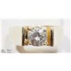 Image 1 : 10K YELLOW GOLD DIAMOND SOLITAIRE RING