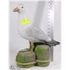 Image 1 : CEMENT SEAGULL 12"X18"