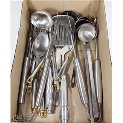 BOX W/STAINLESS STEEL KITCHEN ACCESSORIES
