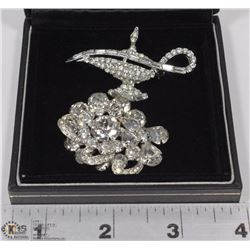 PAIR OF ESTATE RHINESTONE BROOCH'S
