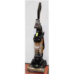 EUREKA VACUUM WITH POWER HEAD