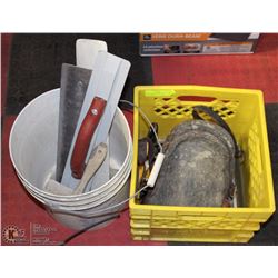 2 TOTES WITH CONCRETE TOOLS INCL. TROWELS