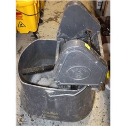 BLACK MOP BUCKET WITH STRAINER