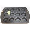 Image 1 : 4 MUFFIN PANS