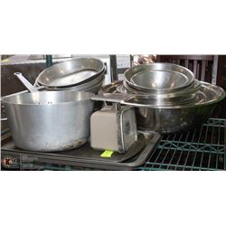 LOT OF BAKING TRAYS, FRYING PANS, STAINLESS