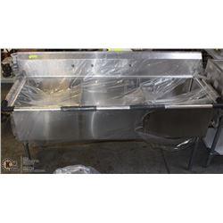 ME#19=-TRIPLE COMPARTMENT S/S SINK 24"X24"X14"D