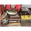 Image 1 : 2 PALLETS OF MISC PICTURES