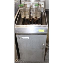 FRYMASTER FRYER WITH 2 BASKETS
