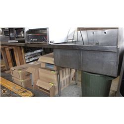 DOUBLE SINK WITH SIDE TABLE