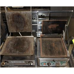 2 GROOVED PANINI GRILLS