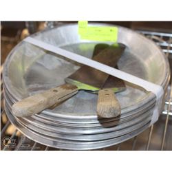 LOT OF TEN 9" PIE PLATES AND 2 LIFTERS