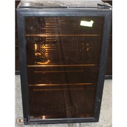 MAGIC CHEF MCBC470BF BLACK MINI FRIDGE