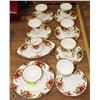 Image 1 : LOT OF ROYAL ALBERT OLD COUNTRY ROSES INCL
