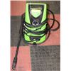 Image 1 : 30)ULTIMATE PRESSURE WASHER