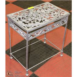 CAST IRON GARDEN MOTIF SIDE TABLE