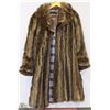 Image 1 : VINTAGE FUR COAT