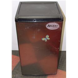 SANYO ECLIPSE SERIES  MINI FRIDGE WITH FREEZER