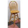 Image 1 : WOOD SWIVEL BAR STOOL