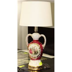 VINTAGE VICTORIAN STYLE TABLE LAMP