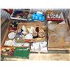 Image 1 : PALLET OF COLLECTIBLES, POTTERY, SERVEWARE