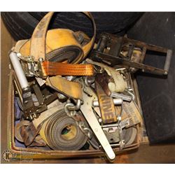 BOX OF STRAPS AND RATCHET FASTENERS