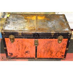 METAL STEAMER TRUNK VINTAGE