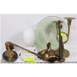 WHITE PORCELAIN WALL LAMP