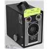 Image 1 : BROWNIE TARGET SIX-16 CAMERA