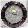 Image 1 : DESIGNER WALL CLOCK