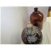 Image 2 : 2 1 gallon jug - Old with some contents