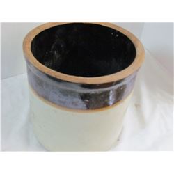 1 gal crock - Small crack on bottom