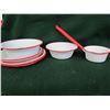 Image 1 : Enamel wear white/red kitchen items - 4 plates, 2 bowls