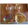 Image 2 : Divider dish, 2 floral Modern Carnival Glass