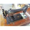 Image 3 : Antique Singer sewing machine