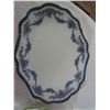 Image 3 : 2 Decorative Serving Platters - 1 has crack