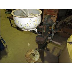 Cream Seperator - Floral Panted Bowl