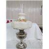 Image 1 : Model B Aladdin Oil Lamp