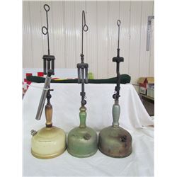 3 Coleman gas lamps - 1 with pump