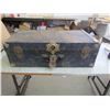 Image 1 : Antique Trunk 28x9