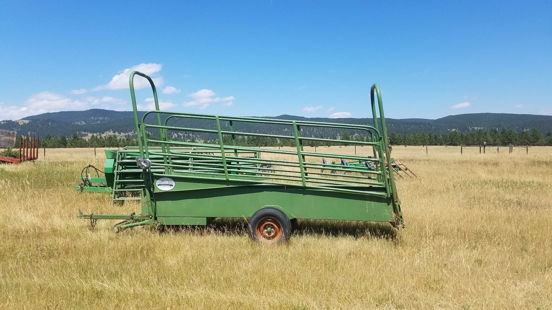 Powder River portable loading chute, 12’, cable hoist