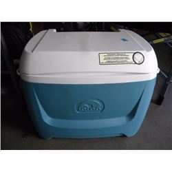 IGLOO COOLER WITH EXTENDABLE HANDLE