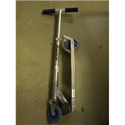 FOLDING SCOOTER