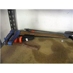 3 WOOD CLAMPS
